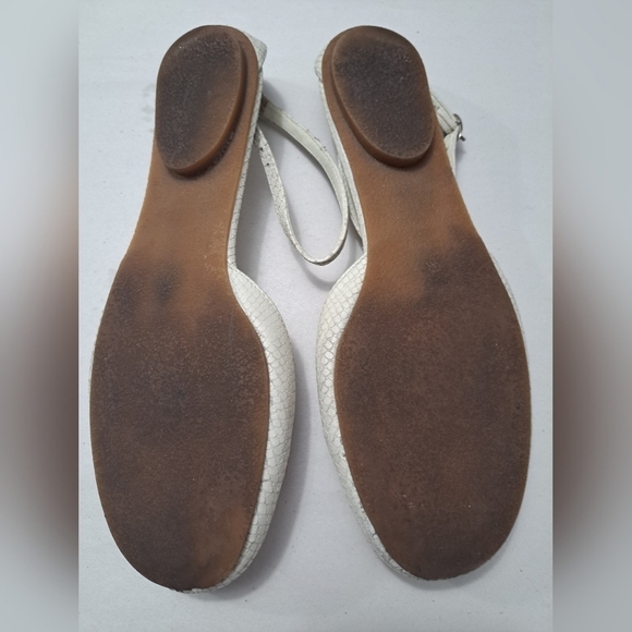 A.G. Giraudon Kaju Leather Flat With Fringe Pom - Picture 12 of 12